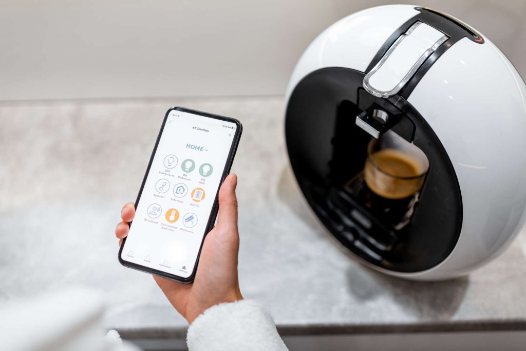 cotrolling-coffe-machine-with-a-smart-phone-5HHSECZ.jpg